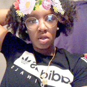 Meet your Posher, Mikayla